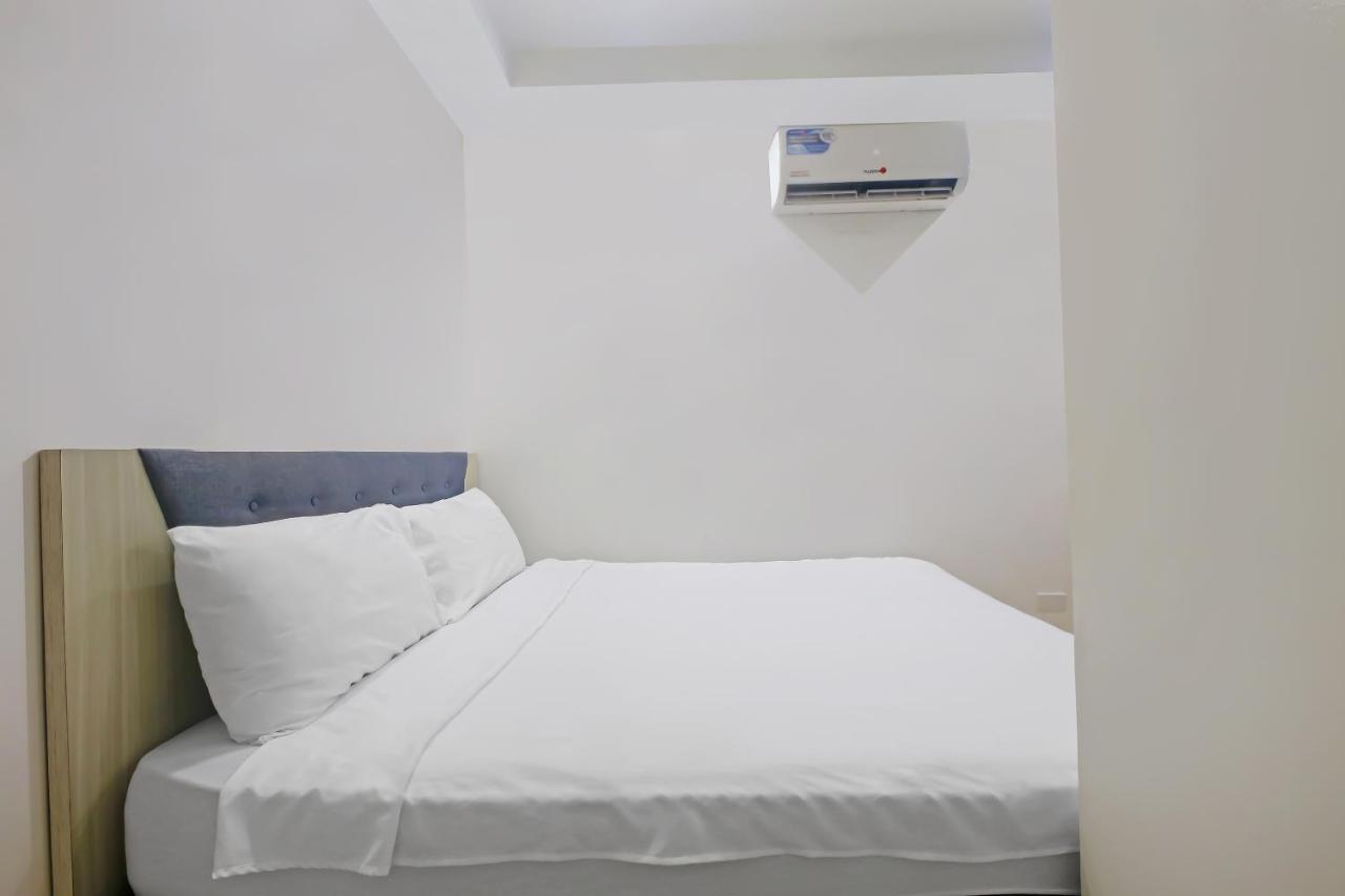 Oyo 896 Silverio Suites Manila Exteriör bild